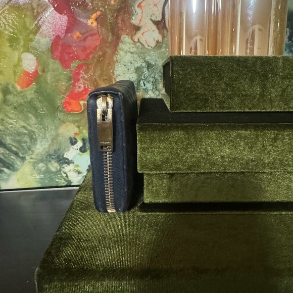 Yves Saint Laurent Dark Blue Quilted Wallet - Picture 4 of 11
